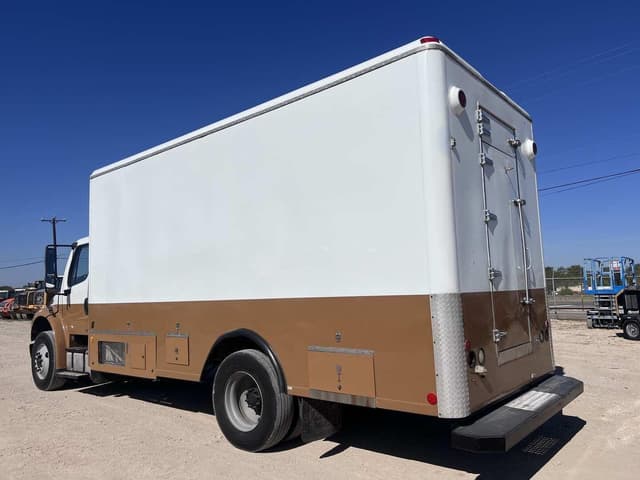 Image of Freightliner Business Class M2 106 equipment image 3