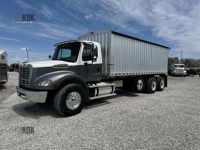 Image of Freightliner Business Class M2 112 equipment image 1