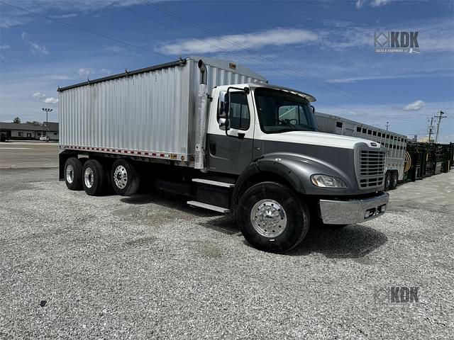 Image of Freightliner Business Class M2 112 equipment image 4