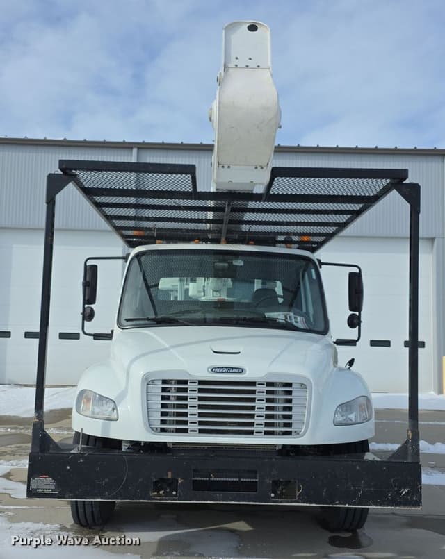 Image of Freightliner Business Class M2 equipment image 1