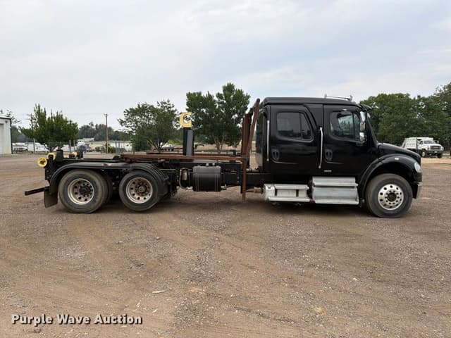 Image of Freightliner Business Class M2 equipment image 3
