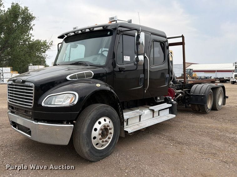 2011 Freightliner Business Class M2 Equipment Image0