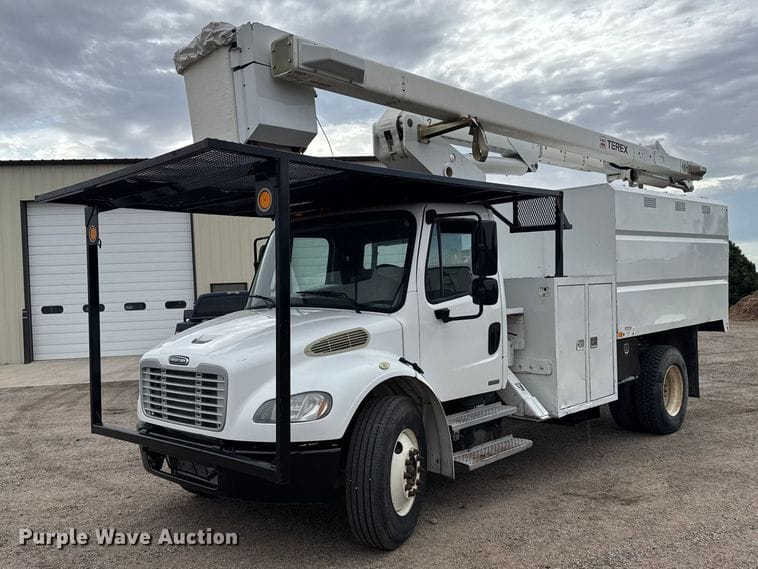 2011 Freightliner Business Class M2 Equipment Image0