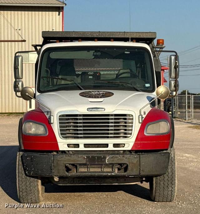 Image of Freightliner Business Class M2 equipment image 1