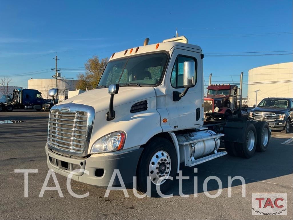 Main image Freightliner Cascadia 113