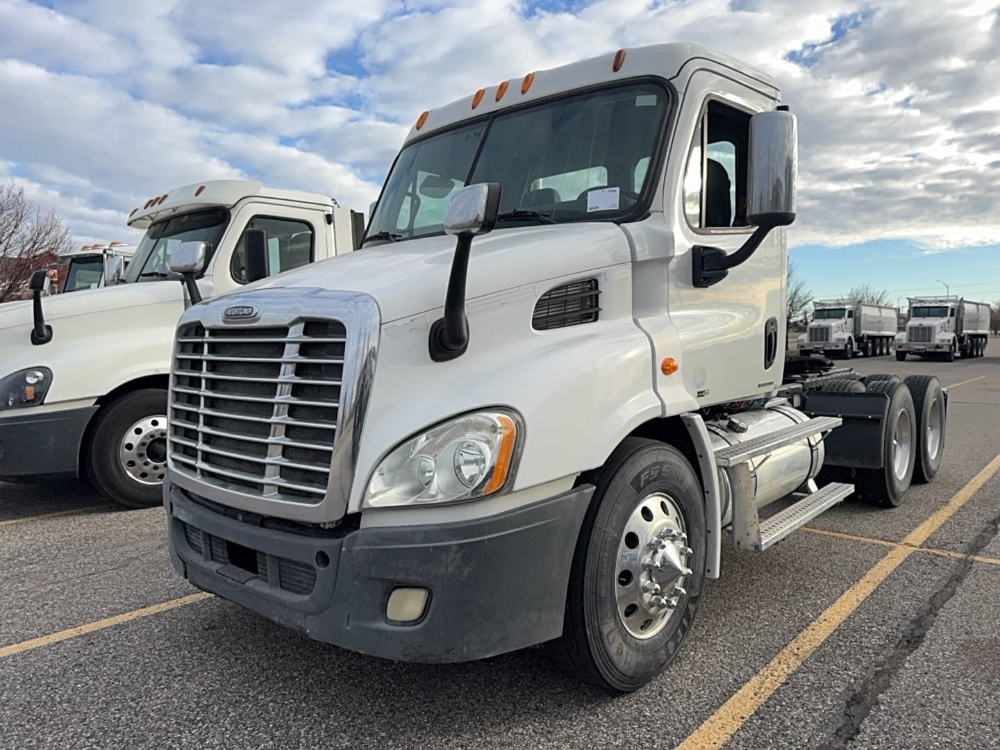 2011 Freightliner Cascadia 113 Equipment Image0