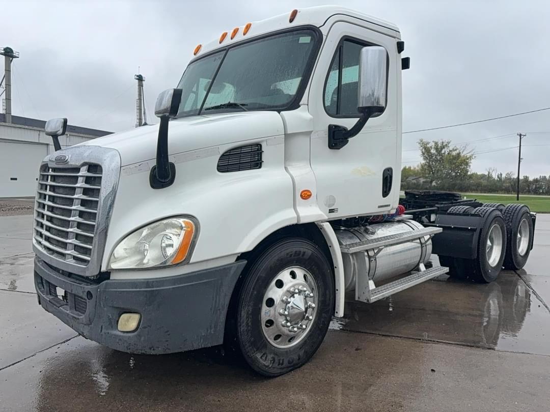 Image of Freightliner Cascadia 113 Primary image