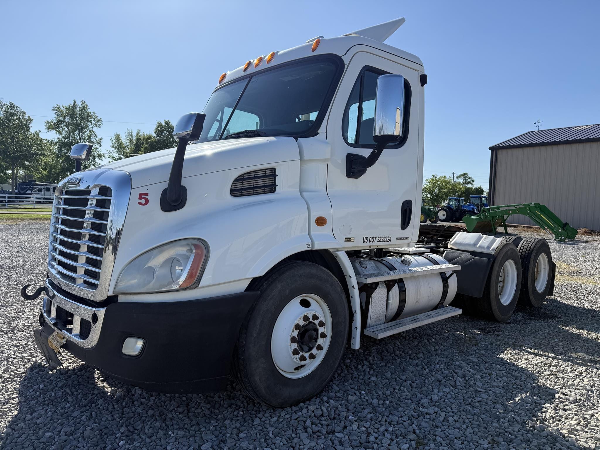 2011 Freightliner Cascadia 125 Equipment Image0