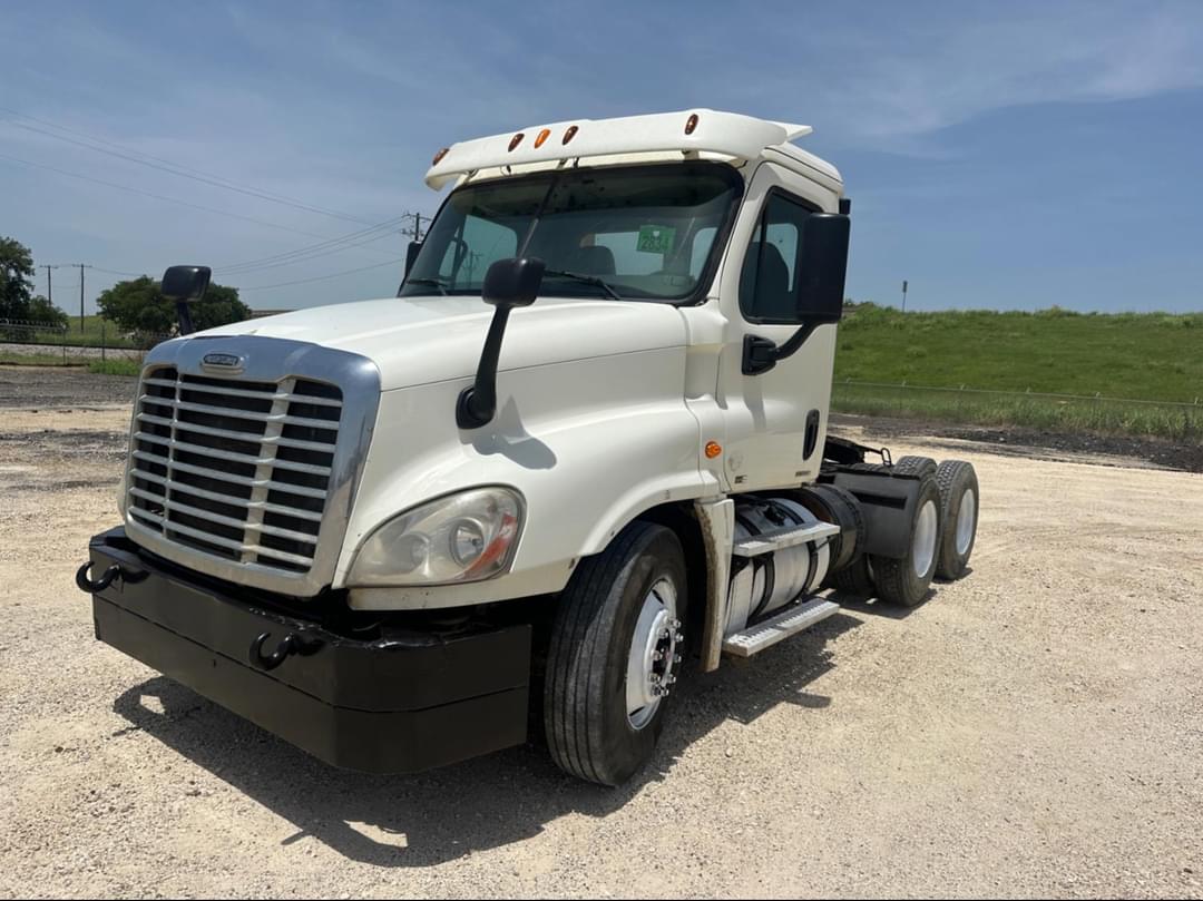 Image of Freightliner Cascadia 125 Primary image