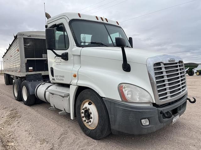 Image of Freightliner Cascadia 125 equipment image 1