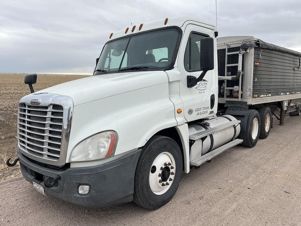 Image of Freightliner Cascadia 125 Primary image