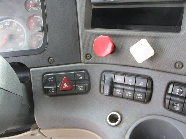 Thumbnail image Freightliner Cascadia 125 66