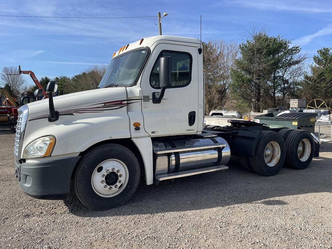 Image of Freightliner Cascadia 125 Primary image