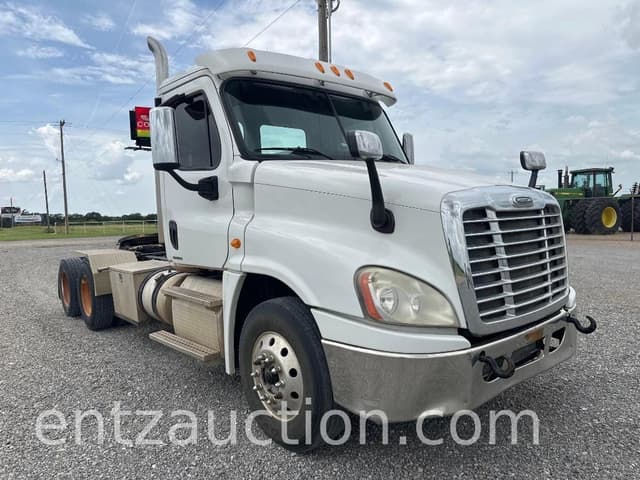 Image of Freightliner Cascadia 125 equipment image 2