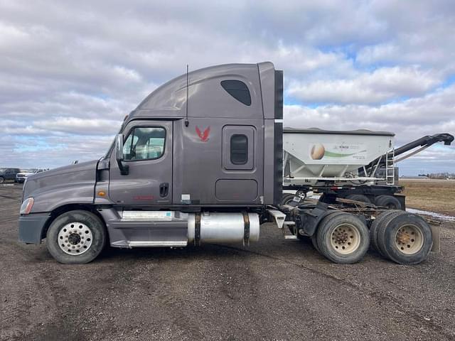 Image of Freightliner Cascadia 125 equipment image 1