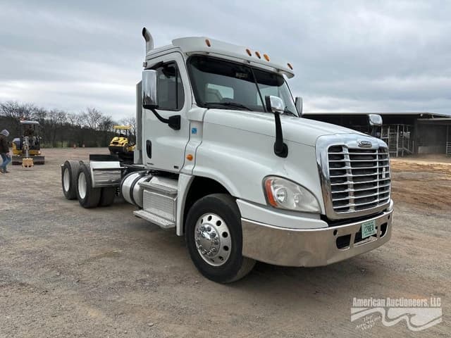 Image of Freightliner Cascadia 125 equipment image 3