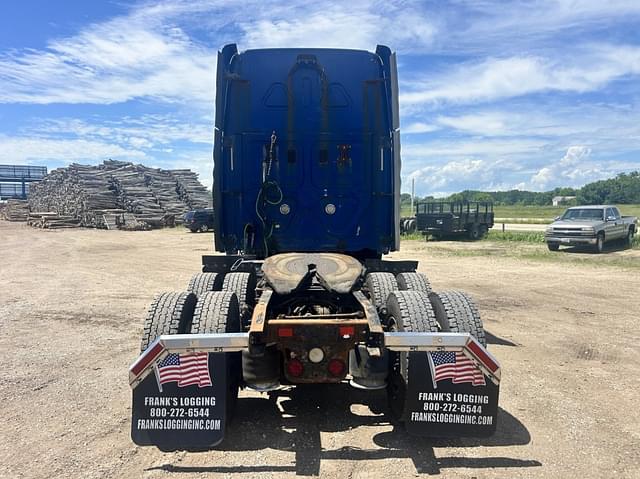 Image of Freightliner Cascadia equipment image 3