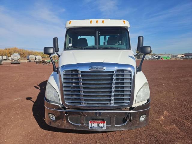 Image of Freightliner Cascadia equipment image 1