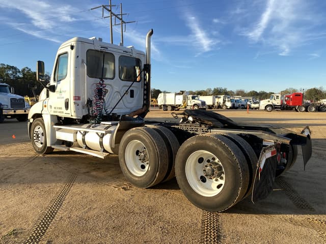 Image of Freightliner Cascadia equipment image 1