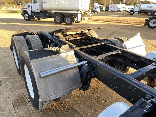 Image of Freightliner Cascadia equipment image 4