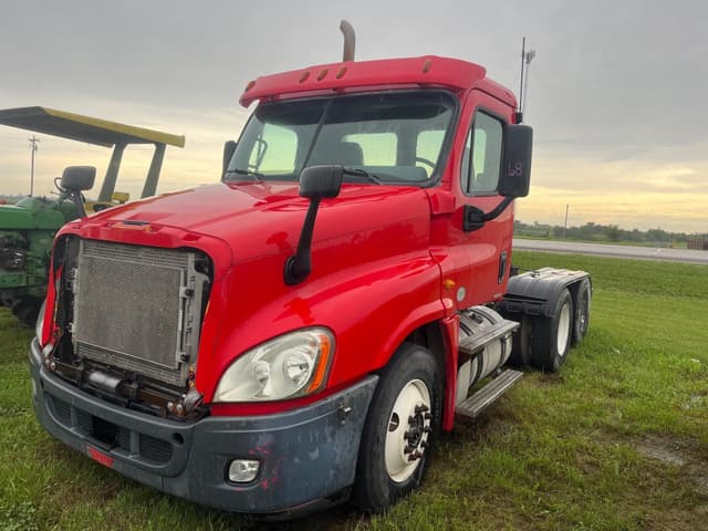 Image of Freightliner Cascadia equipment image 1