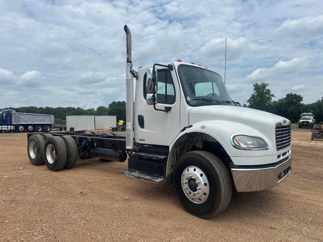 Image of Freightliner Cascadia equipment image 1