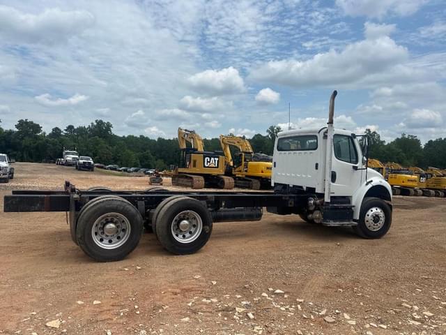 Image of Freightliner Cascadia equipment image 3