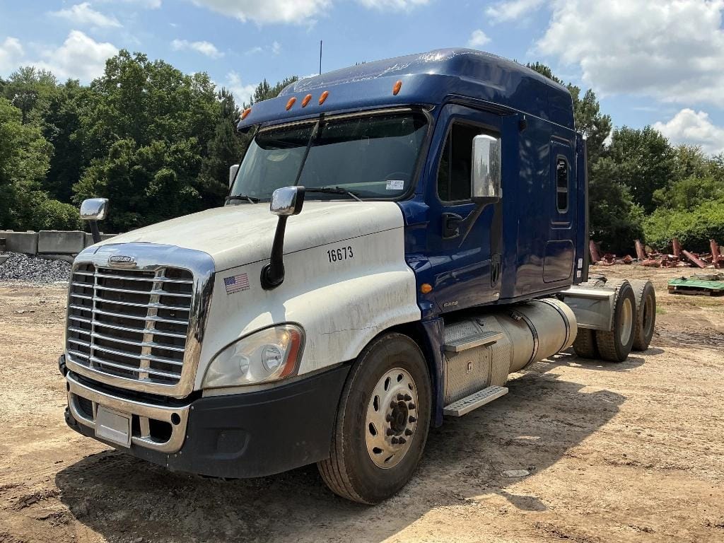 2011 Freightliner Cascadia Equipment Image0