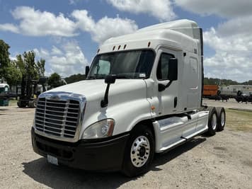 Main image Freightliner Cascadia
