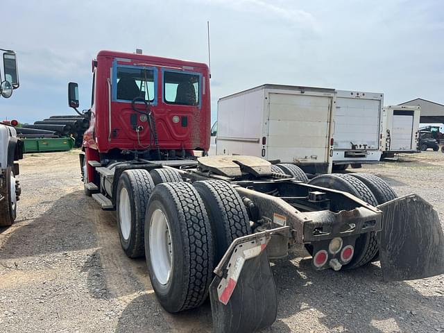 Image of Freightliner Cascadia equipment image 1