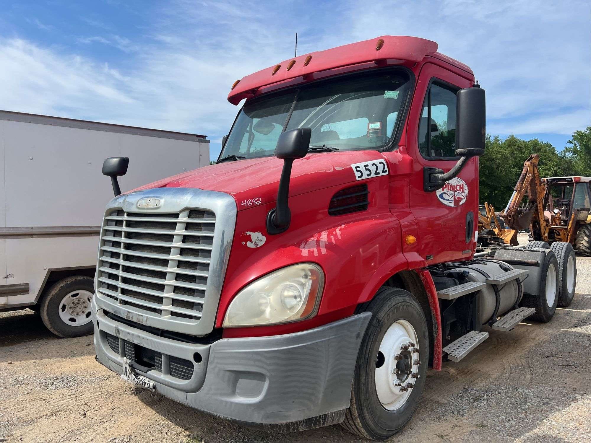 2011 Freightliner Cascadia Equipment Image0