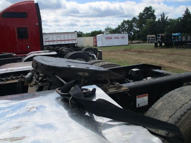Image of Freightliner Cascadia equipment image 3