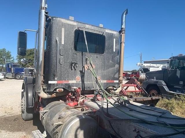 Image of Freightliner Coronado SD equipment image 4