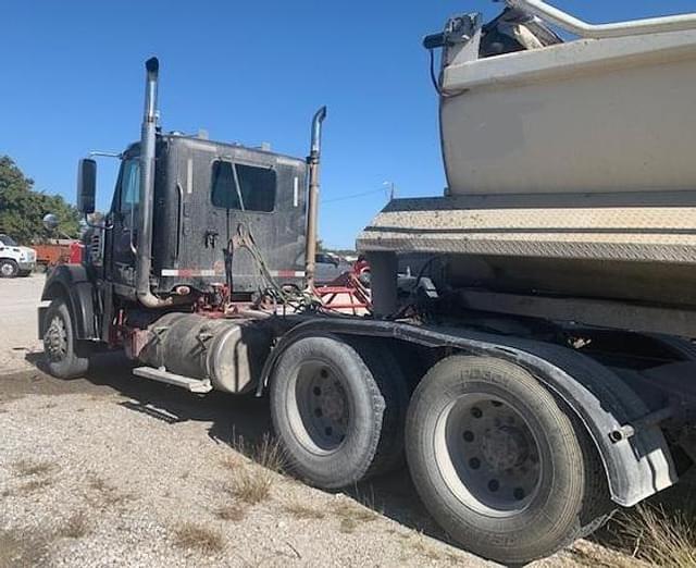 Image of Freightliner Coronado SD equipment image 3