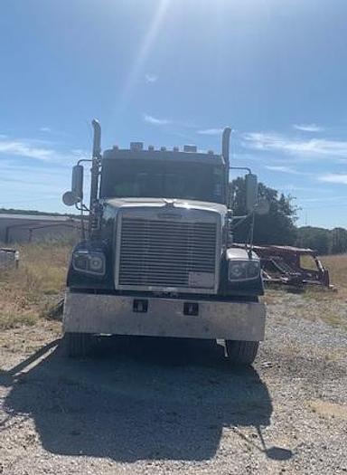 Image of Freightliner Coronado SD equipment image 2