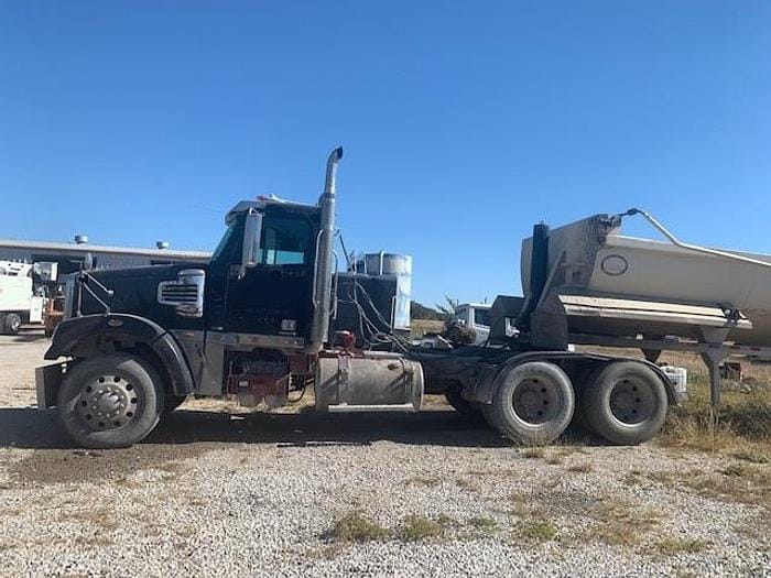 2011 Freightliner Coronado SD Equipment Image0