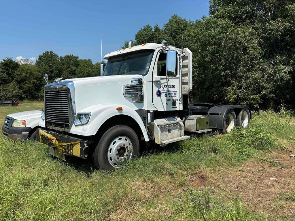 Image of Freightliner SD122 Primary image