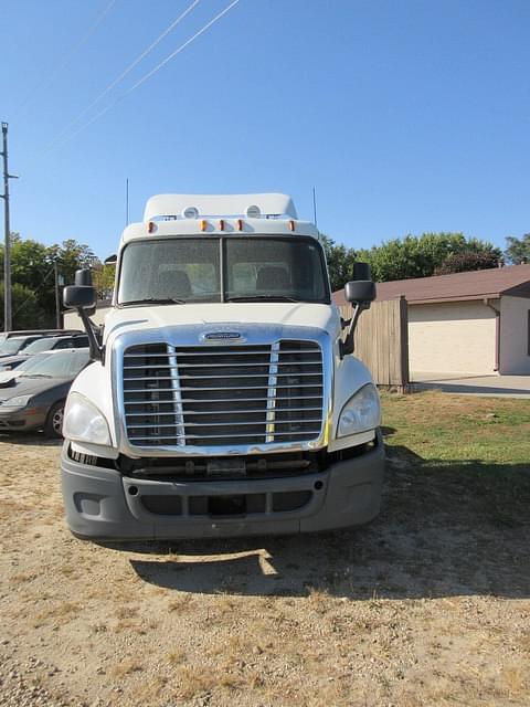 Image of Freightliner Coronado equipment image 1