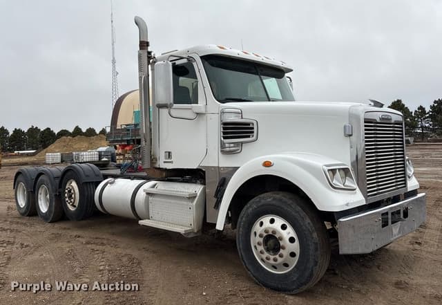 Image of Freightliner Coronado equipment image 2
