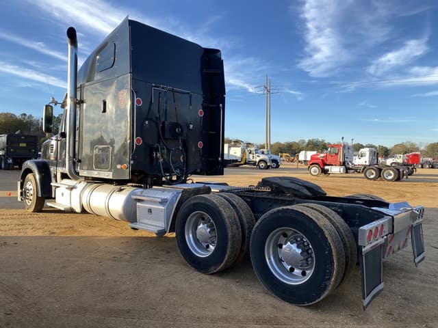 Image of Freightliner Coronado equipment image 1