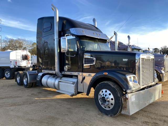 Image of Freightliner Coronado equipment image 3
