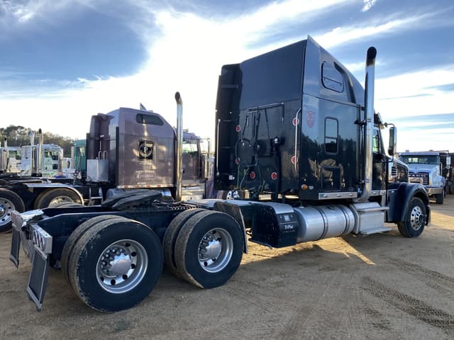 Image of Freightliner Coronado equipment image 2