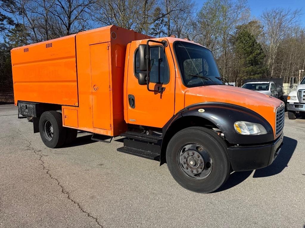 2011 Freightliner M2 106 Equipment Image0