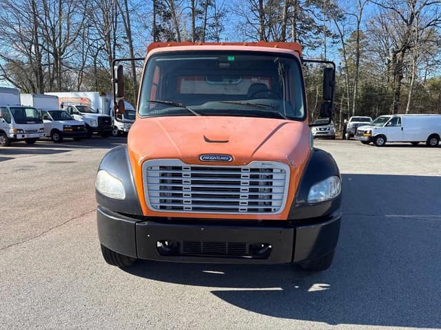 Image of Freightliner M2 106 equipment image 1