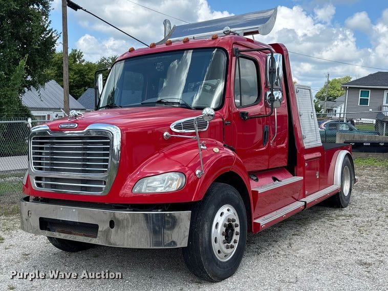 2011 Freightliner M2 112 Equipment Image0