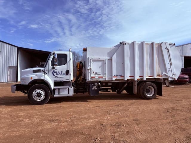 Image of Freightliner M2 equipment image 1