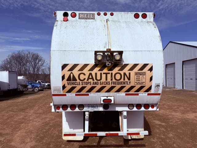 Image of Freightliner M2 equipment image 3