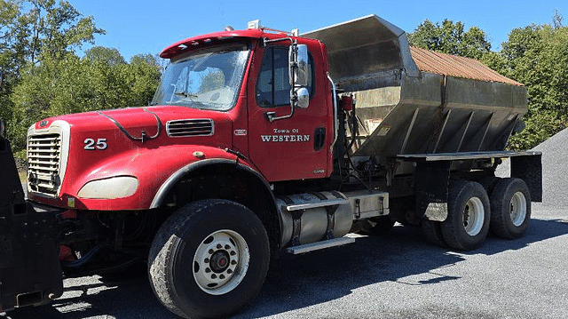 Image of Freightliner M2 equipment image 1