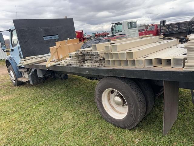 Image of Freightliner M2 equipment image 4