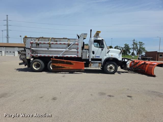 Image of Freightliner M2 equipment image 3